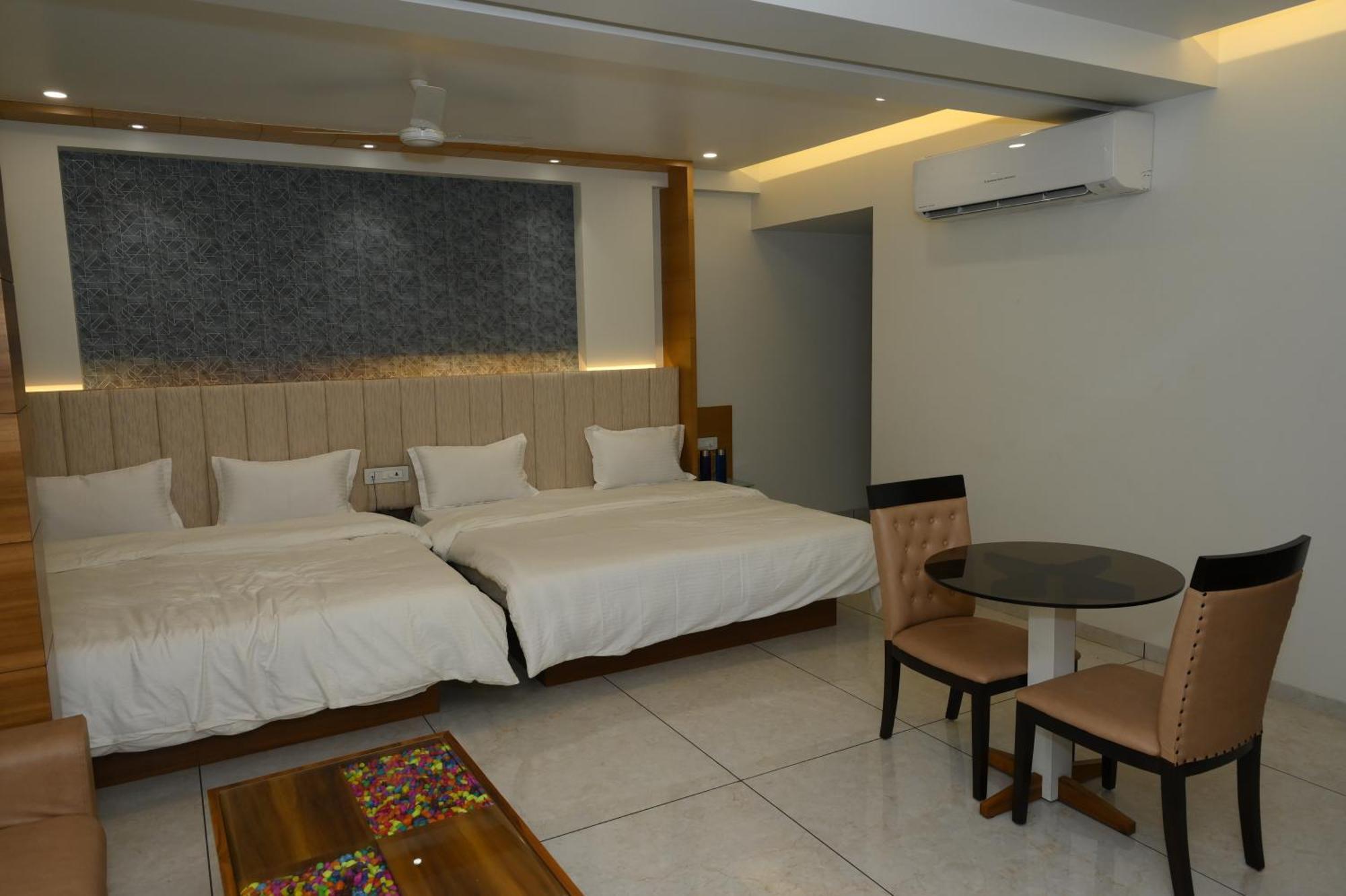 Hotel Parqotel Arnāla Extérieur photo