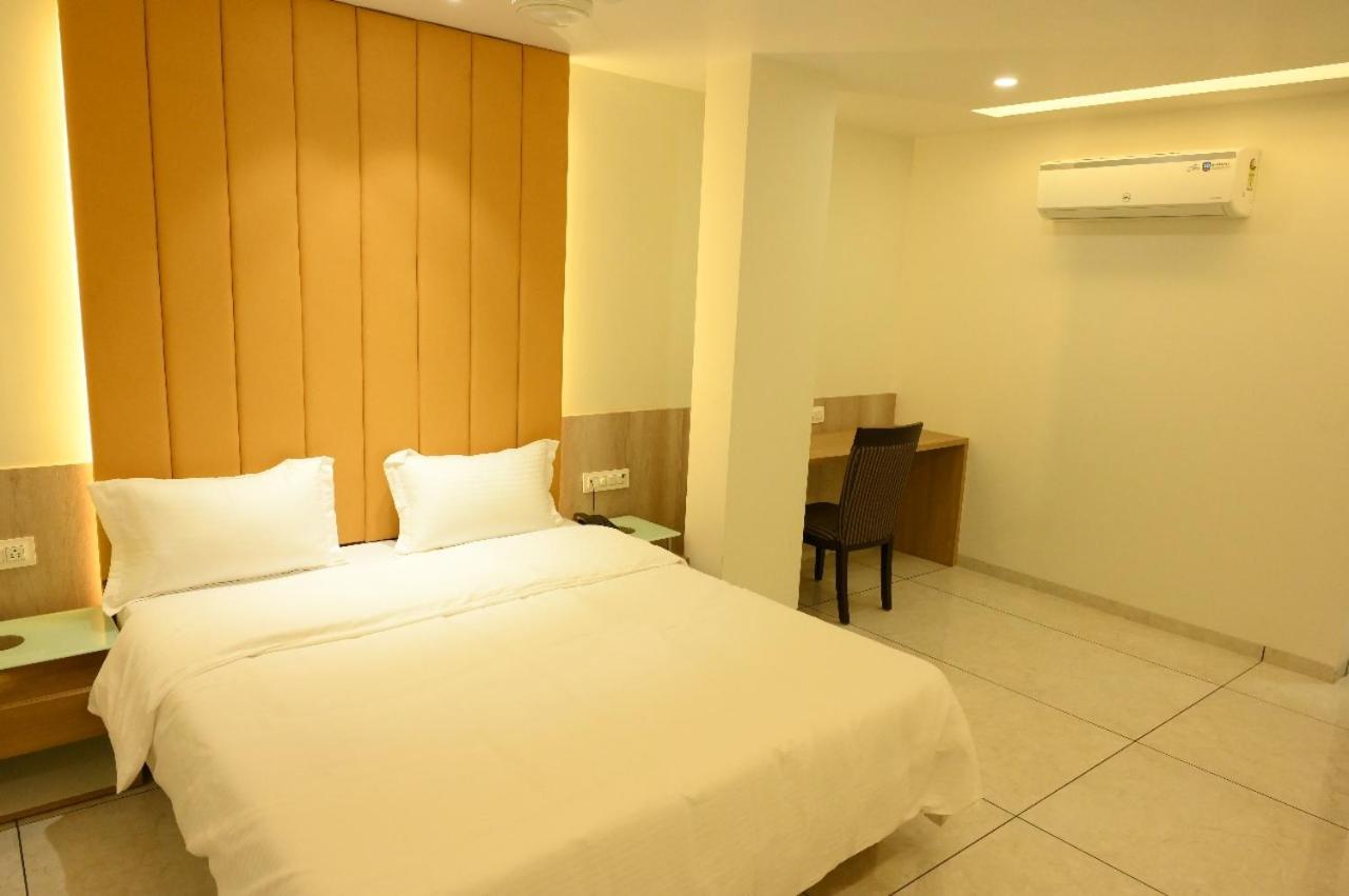 Hotel Parqotel Arnāla Extérieur photo